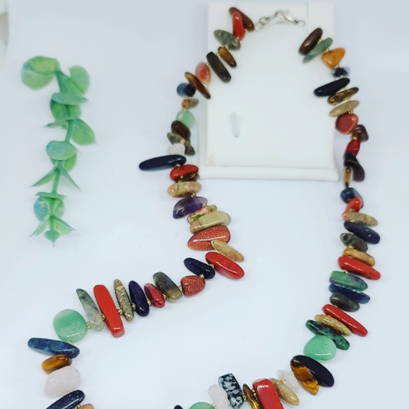 Gorgeous Natural Mixed crystals necklace 😍 - Picture 3 of 4